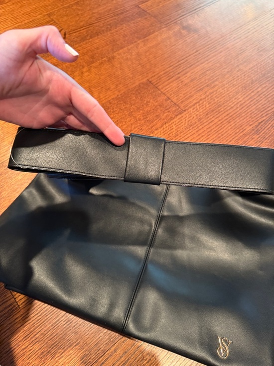 Victorias Secret fake leather hobo bag - Picture 2 of 4